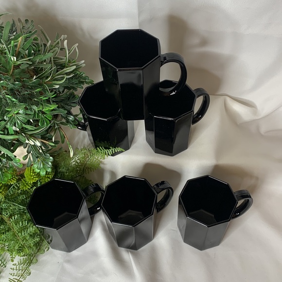 Beautiful set of 6 black Arcoroc octagon coffee mugs made in France - Picture 5 of 7